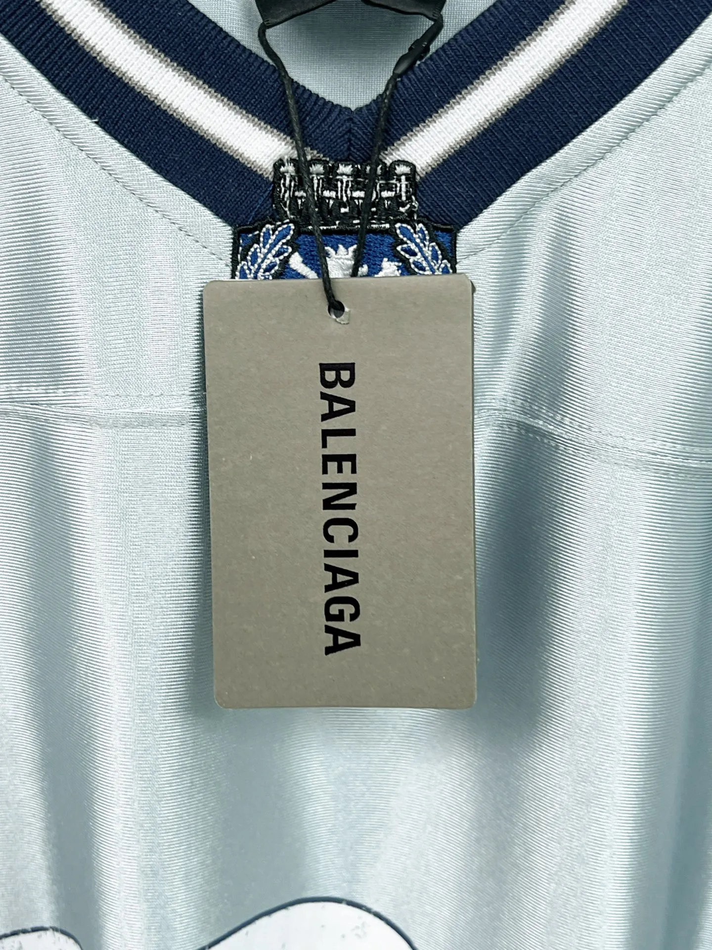 💰P105 【 . Quality】BALENCI*GA/ FOo TBALLSeries 。 3B V T 。 ， ， 。 SS 26 New Arrival。 ， 。 。 Authentic ， ， 。 。 220 ， . ， 。 。 ， ， ， 。 。 。 OS . Same Style ：BL 263761 ：Black，Blue， Size：XS S M L